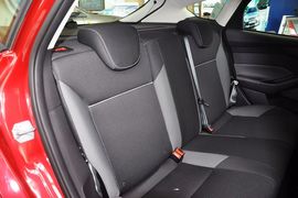 2012款福特福克斯两厢1.6L手自一体舒适型