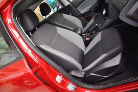 2012款福特福克斯两厢1.6L手自一体舒适型