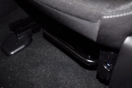2012款福特福克斯两厢1.6L手自一体舒适型