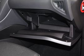 2012款福特福克斯两厢1.6L手自一体舒适型