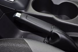2012款福特福克斯两厢1.6L手自一体舒适型
