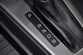 2012款福特福克斯两厢1.6L手自一体舒适型