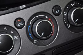 2012款福特福克斯两厢1.6L手自一体舒适型