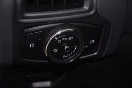 2012款福特福克斯两厢1.6L手自一体舒适型