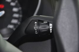 2012款福特福克斯两厢1.6L手自一体舒适型
