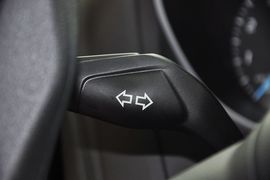 2012款福特福克斯两厢1.6L手自一体舒适型