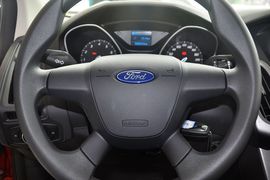 2012款福特福克斯两厢1.6L手自一体舒适型