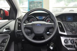 2012款福特福克斯两厢1.6L手自一体舒适型