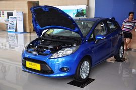 2011款福特嘉年华两厢1.5L自动时尚型到店实拍