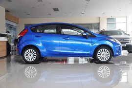 2011款福特嘉年华两厢1.5L自动时尚型到店实拍