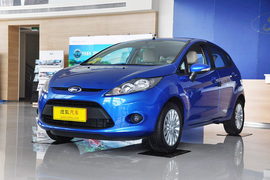 2011款福特嘉年华两厢1.5L自动时尚型到店实拍