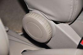 2010款大众桑塔纳志俊1.8L手动实尚型