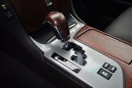 2012款一汽丰田皇冠3.0