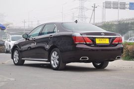 2012款一汽丰田皇冠3.0