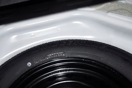 2011款丰田卡罗拉1.6L