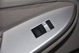 2011款丰田卡罗拉1.6L