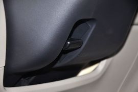 2011款丰田卡罗拉1.6L