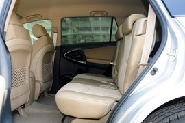 2011款丰田RAV4