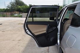 2011款丰田RAV4