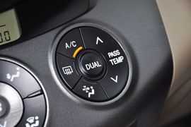 2011款丰田RAV4