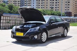 2012款丰田皇冠V6