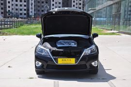 2012款丰田皇冠V6