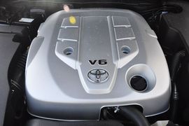 2012款丰田皇冠V6