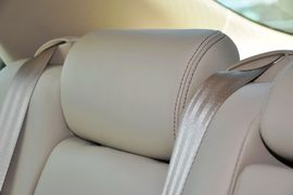 2012款丰田皇冠V6