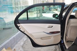 2012款丰田皇冠V6