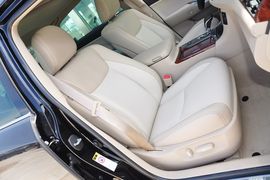 2012款丰田皇冠V6