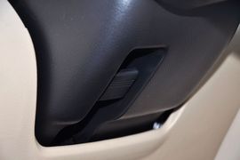 2012款丰田皇冠V6