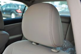 2012款丰田皇冠V6