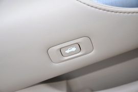 2012款丰田皇冠V6