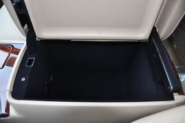 2012款丰田皇冠V6