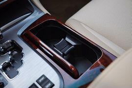2012款丰田皇冠V6