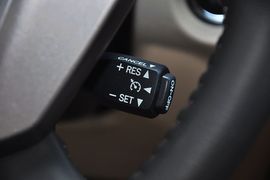 2012款丰田皇冠V6