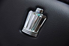 2012款丰田皇冠V6