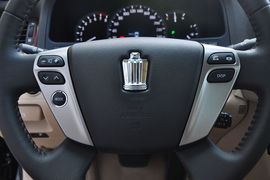 2012款丰田皇冠V6