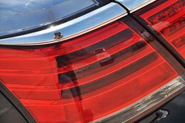 2012款丰田皇冠V6