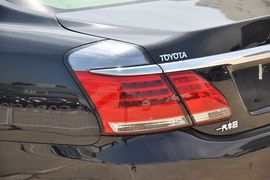 2012款丰田皇冠V6