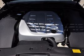 2012款丰田皇冠V6