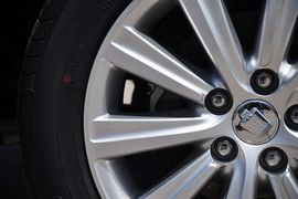 2012款丰田皇冠V6