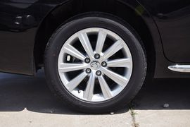 2012款丰田皇冠V6