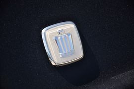 2012款丰田皇冠V6