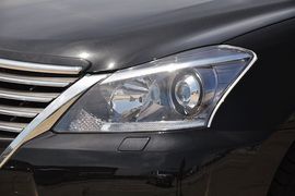 2012款丰田皇冠V6