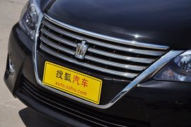 2012款丰田皇冠V6