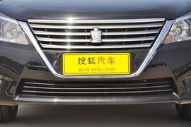 2012款丰田皇冠V6