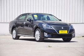 2012款丰田皇冠V6