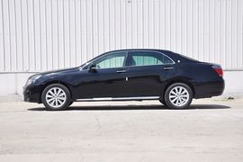 2012款丰田皇冠V6