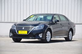 2012款丰田皇冠V6